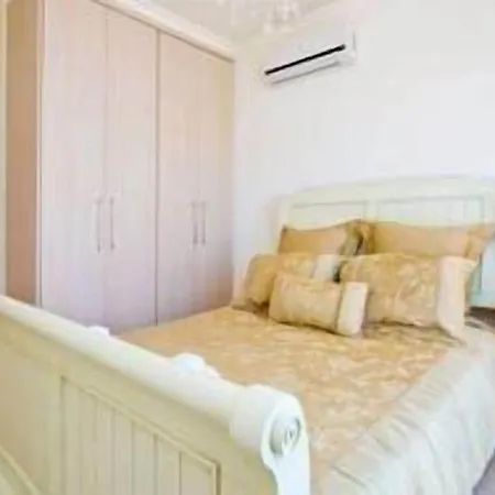 Amadora Luxury Villas