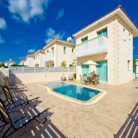 Amadora Luxury Villas *