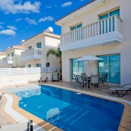 Amadora Luxury Villas *