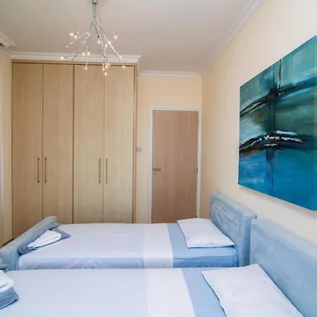 Villa Amadora Luxury Villas Pernera